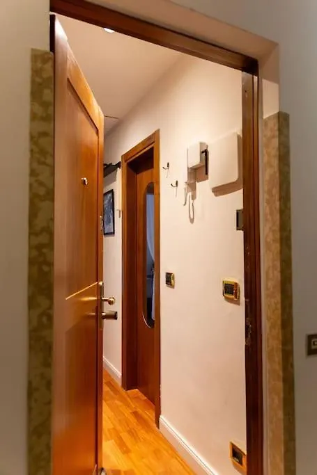 Porta Nuova Moscova: Cozy Apartment Near Duomo! Milano