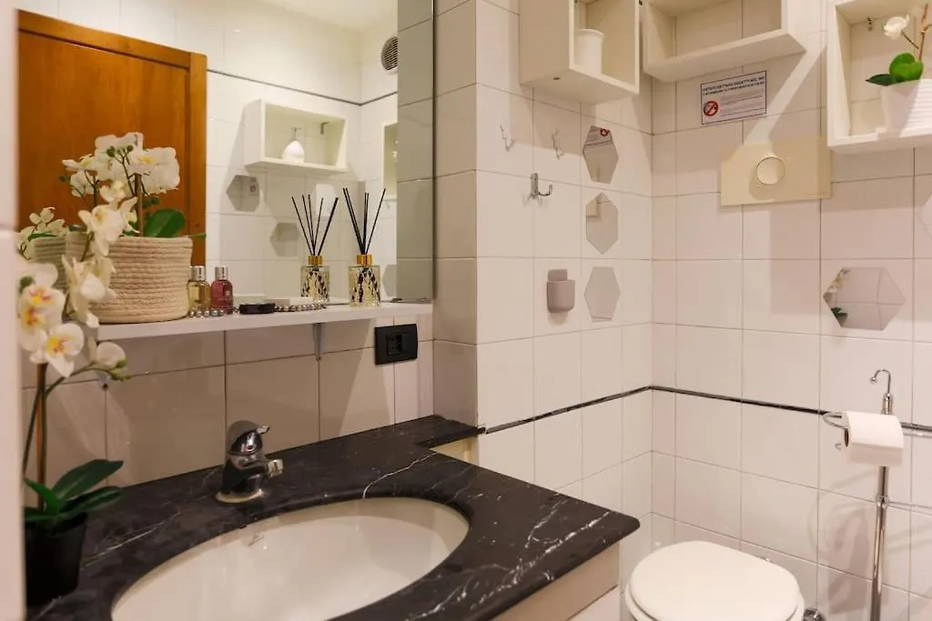 Porta Nuova Moscova: Cozy Apartment Near Duomo! Milano