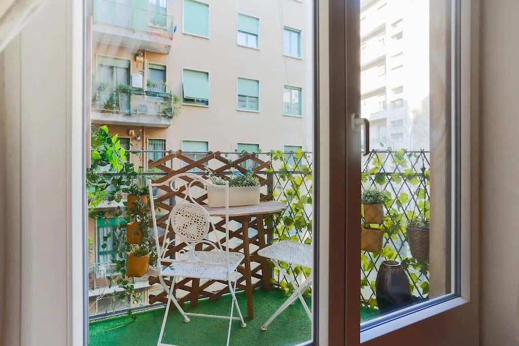 Porta Nuova Moscova: Cozy Apartment Near Duomo! Milano