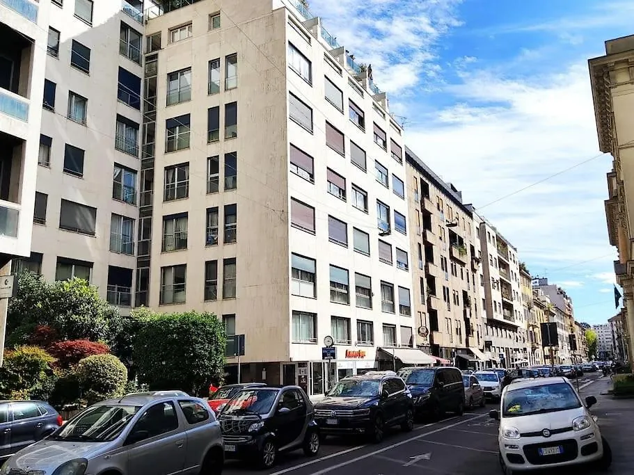 Porta Nuova Moscova: Cozy Apartment Near Duomo! Milano