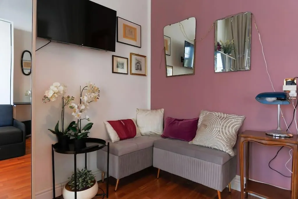 Porta Nuova Moscova: Cozy Apartment Near Duomo! Milano