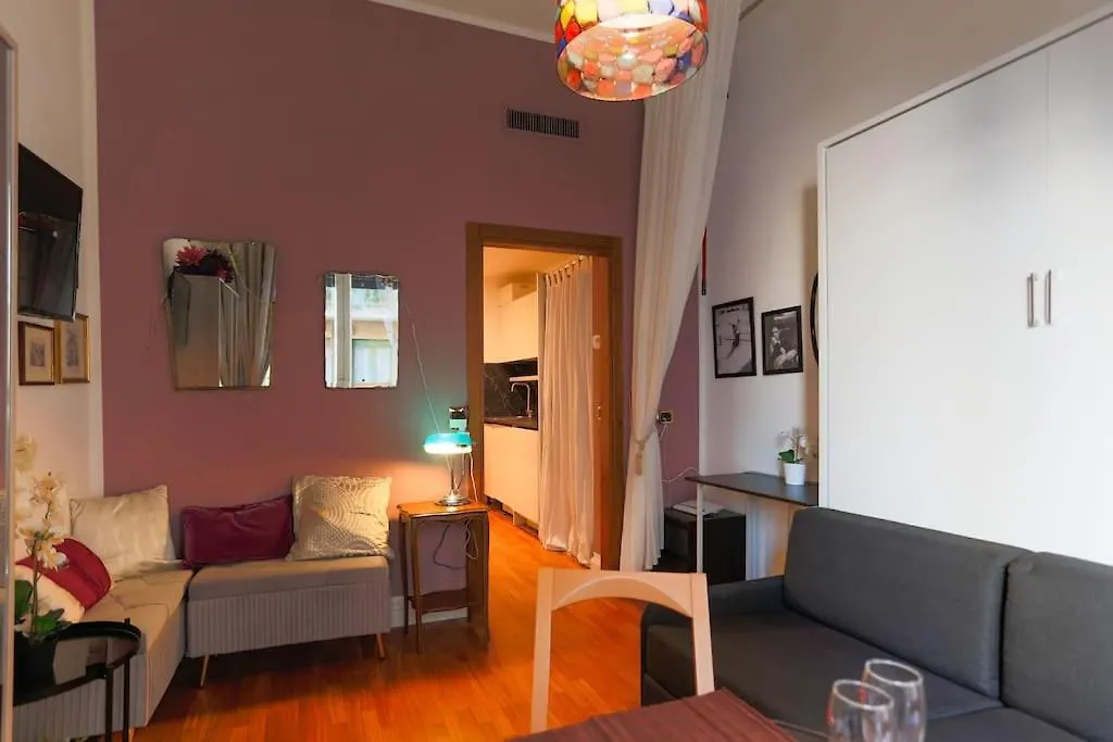 Porta Nuova Moscova: Cozy Apartment Near Duomo! ميلان