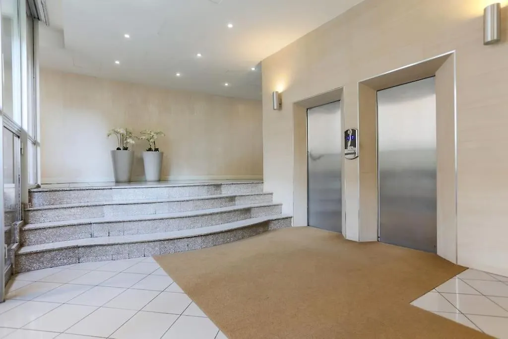 Porta Nuova Moscova: Cozy Apartment Near Duomo! ميلان