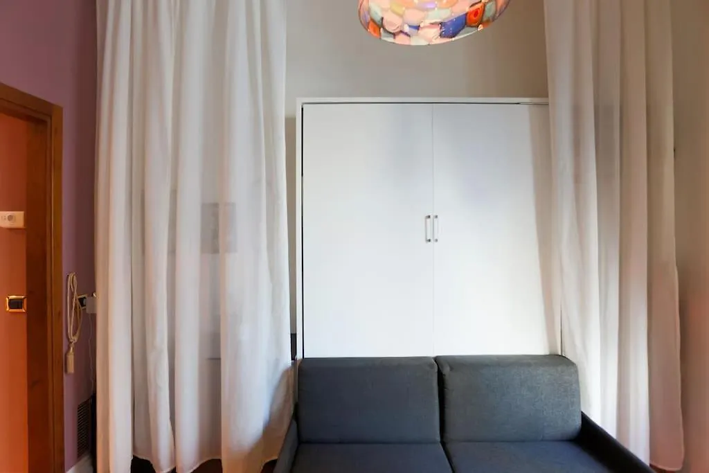 Porta Nuova Moscova: Cozy Apartment Near Duomo! ميلان